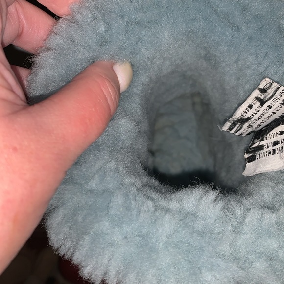 Ugg woman’s classic short rare blue size 6w - Picture 13 of 13